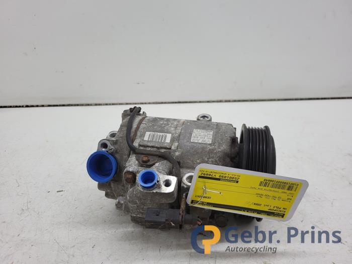 Usagé Compresseur de clim Volkswagen Polo IV (9N1/2/3) 1.4 TDI 70 Prix € 35,00 Règlement à la marge proposé par Autorec. Gebr. Prins b.v.