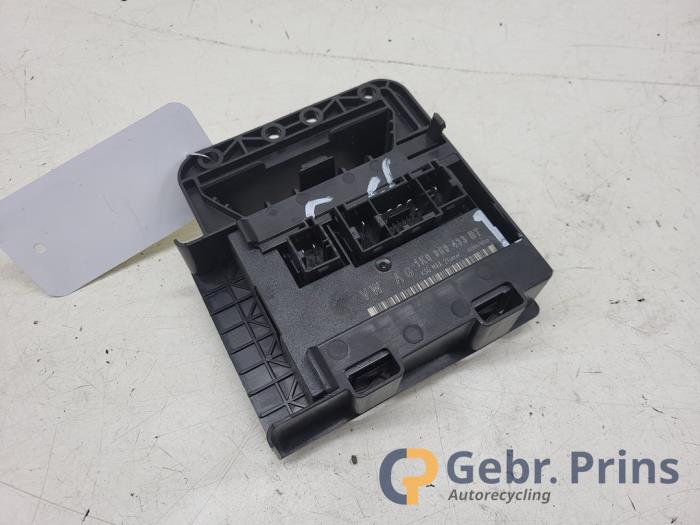 Używane Modul Comfort Volkswagen Eos (1F7/F8) 1.4 TSI 16V BlueMotion Cena € 20,00 Procedura marży oferowane przez Autorec. Gebr. Prins b.v.