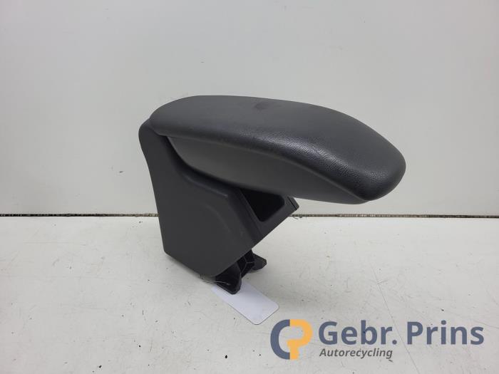 Gebrauchte Armlehne Citroen C3 (SC) 1.2 VTi 82 12V Preis € 40,00 Margenregelung angeboten von Autorec. Gebr. Prins b.v.