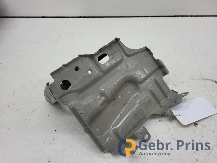 Begagnade Batterilåda Citroen C1 1.0 12V VVT-i Pris € 15,00 Marginaltabell erbjuds av Autorec. Gebr. Prins b.v.
