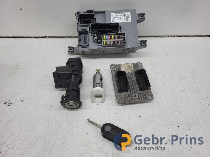 Used Ignition lock + computer Ford Ka II 1.2 Price € 125,00 Margin scheme offered by Autorec. Gebr. Prins b.v.