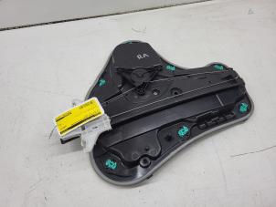 Usados Mecanismo de ventanilla de 4 puertas derecha detrás Volkswagen Golf VIII (CD1) 2.0 GTD 16V Precio € 40,00 Norma de margen ofrecido por Autorec. Gebr. Prins b.v.
