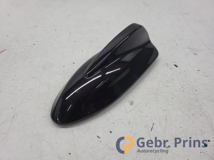 Begagnade Antenn Volvo C30 (EK/MK) 2.0 16V Pris € 20,00 Marginaltabell erbjuds av Autorec. Gebr. Prins b.v.