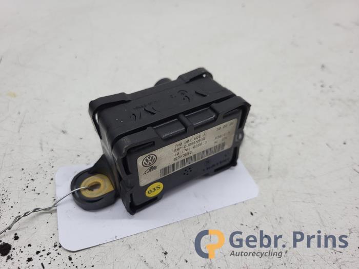 Używane Sterownik ESP Volkswagen Touran (1T1/T2) 2.0 TDI 16V 140 Cena € 15,00 Procedura marży oferowane przez Autorec. Gebr. Prins b.v.