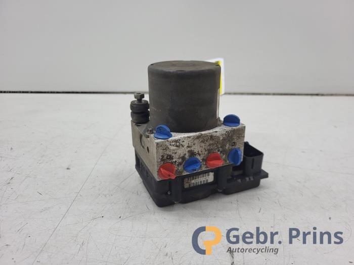 Usagé Bloc ABS Citroen Jumper (U9) 2.2 HDi 120 Prix € 181,50 Prix TTC proposé par Autorec. Gebr. Prins b.v.