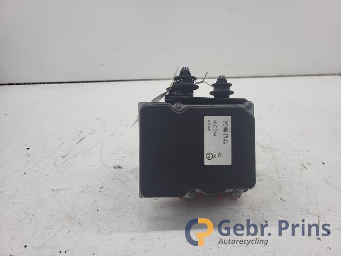 Begagnade ABS-pump Audi A4 (B8) 1.8 TFSI 16V Pris € 75,00 Marginaltabell erbjuds av Autorec. Gebr. Prins b.v.