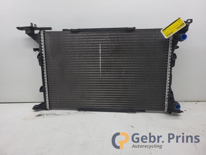 Kühler van een Audi A4 (B8) 1.8 TFSI 16V 2008