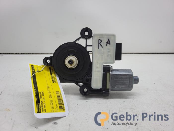 Usados Motor de ventanilla de puerta Volkswagen Polo VI (AW1) 1.0 TSI 12V Precio € 25,00 Norma de margen ofrecido por Autorec. Gebr. Prins b.v.
