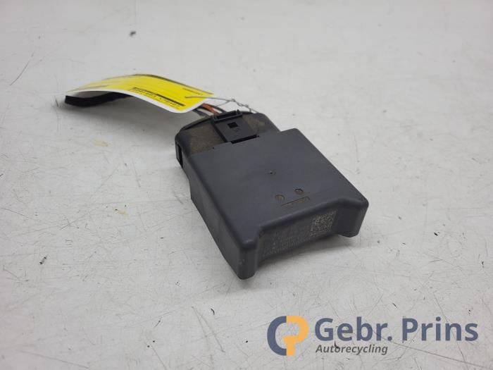 Usagé Module pompe carburant Volkswagen Polo VI (AW1) 1.0 TSI 12V Prix € 20,00 Règlement à la marge proposé par Autorec. Gebr. Prins b.v.