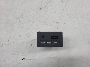 Begagnade AUX/USB-anslutning Hyundai i10 (F5) 1.1i 12V Pris € 15,00 Marginaltabell erbjuds av Autorec. Gebr. Prins b.v.