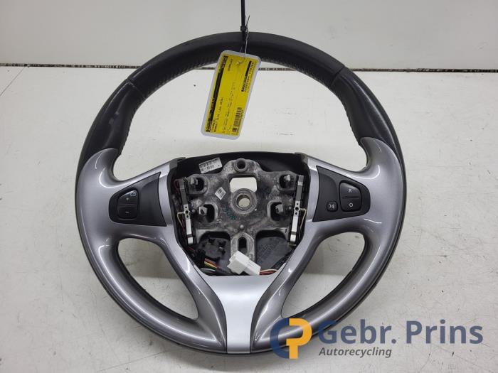 Gebrauchte Lenkrad Renault Clio IV (5R) 1.2 16V Preis € 75,00 Margenregelung angeboten von Autorec. Gebr. Prins b.v.