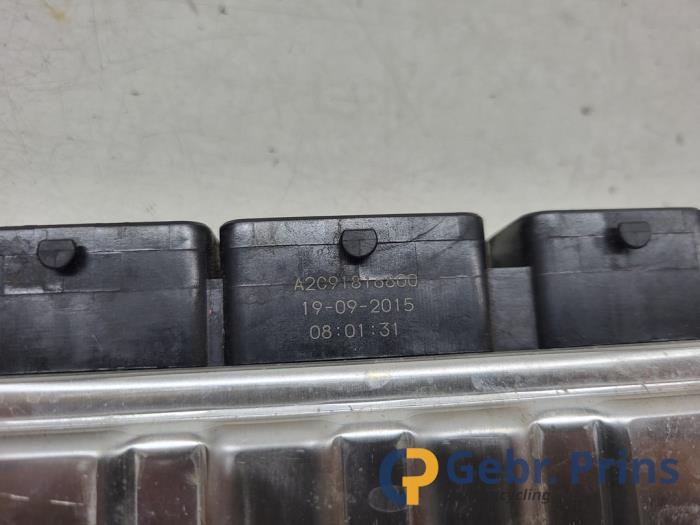 Ignition lock + computer from a Renault Clio IV (5R) 1.2 16V 2016
