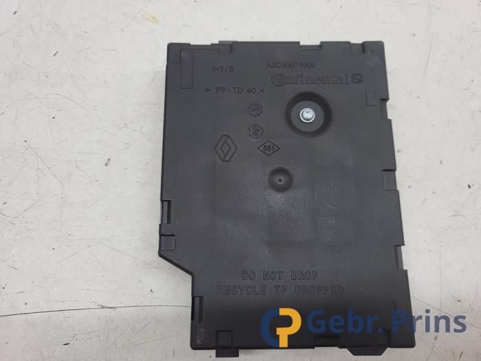 Ignition lock + computer from a Renault Clio IV (5R) 1.2 16V 2016