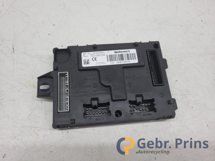 Ignition lock + computer from a Renault Clio IV (5R) 1.2 16V 2016