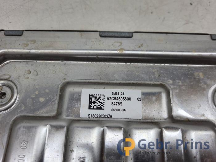 Ignition lock + computer from a Renault Clio IV (5R) 1.2 16V 2016