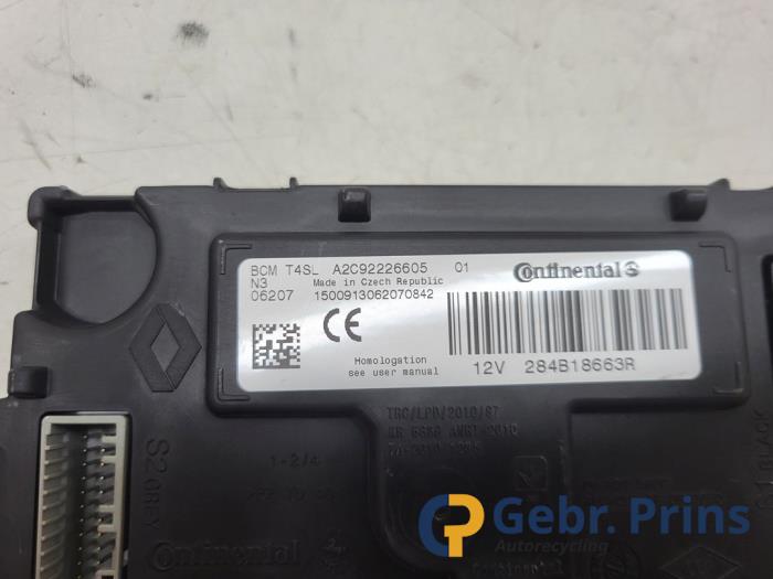 Ignition lock + computer from a Renault Clio IV (5R) 1.2 16V 2016