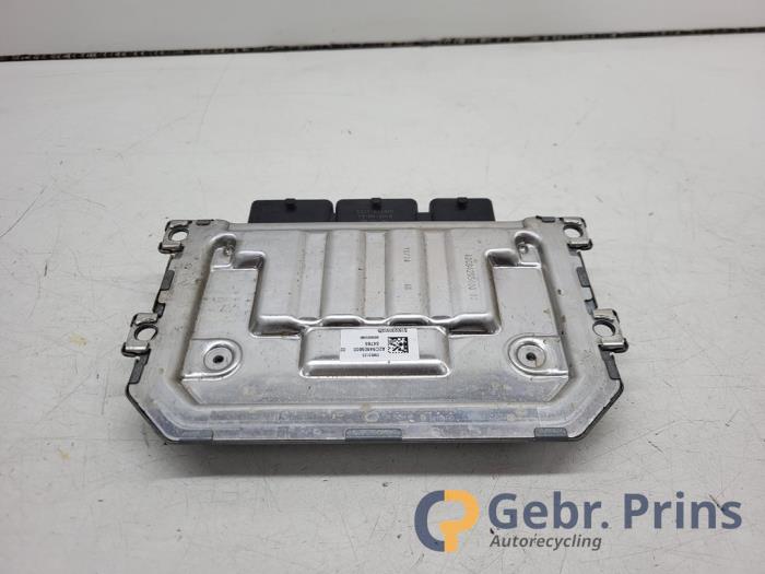 Ignition lock + computer from a Renault Clio IV (5R) 1.2 16V 2016