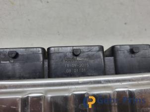 Ignition lock + computer from a Renault Clio IV (5R) 1.2 16V 2016