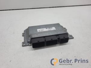 Ignition lock + computer from a Renault Clio IV (5R) 1.2 16V 2016
