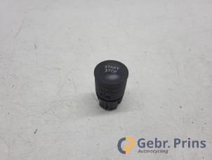 Ignition lock + computer from a Renault Clio IV (5R) 1.2 16V 2016