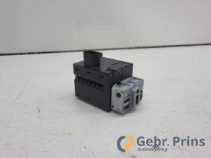 Ignition lock + computer from a Renault Clio IV (5R) 1.2 16V 2016