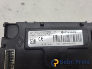 Ignition lock + computer from a Renault Clio IV (5R) 1.2 16V 2016