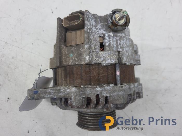 Begagnade Dynamo Mitsubishi Space Star (A0) 1.0 12V Pris € 50,00 Marginaltabell erbjuds av Autorec. Gebr. Prins b.v.