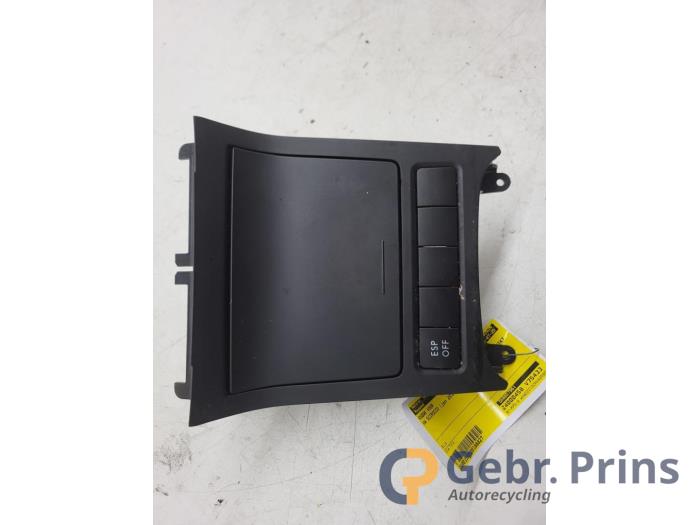 Begagnade Askkopp, fram Volkswagen Scirocco (137/13AD) 1.4 TSI 160 16V Pris € 15,00 Marginaltabell erbjuds av Autorec. Gebr. Prins b.v.