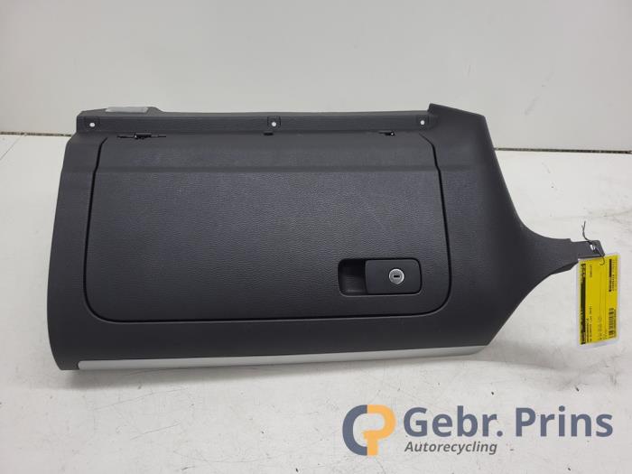 Begagnade Handskfack Volkswagen Scirocco (137/13AD) 1.4 TSI 160 16V Pris € 35,00 Marginaltabell erbjuds av Autorec. Gebr. Prins b.v.