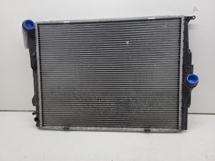 Usagé Radiateur BMW 1 serie (E87/87N) 118i 16V Prix € 40,00 Règlement à la marge proposé par Autorec. Gebr. Prins b.v.