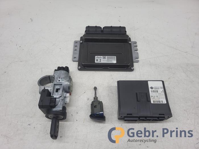 Used Ignition lock + computer Nissan Primera (P12) 1.8 16V Price € 100,00 Margin scheme offered by Autorec. Gebr. Prins b.v.