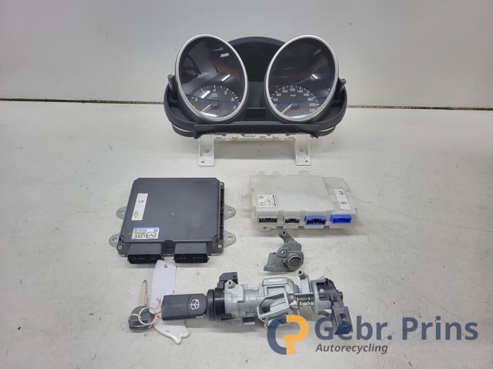 Used Ignition lock + computer Mazda 5 (CWA9) 2.0i 16V Price € 150,00 Margin scheme offered by Autorec. Gebr. Prins b.v.