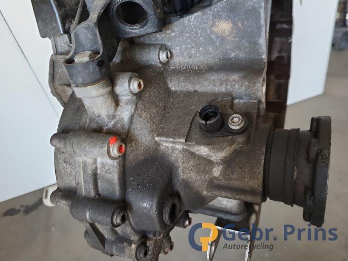 Getriebe van een Volkswagen Polo IV (9N1/2/3) 1.2 12V 2007