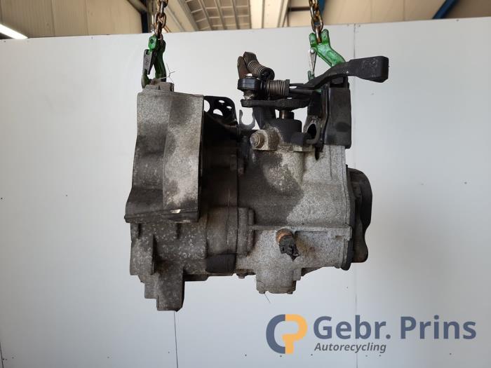Getriebe van een Volkswagen Polo IV (9N1/2/3) 1.2 12V 2007