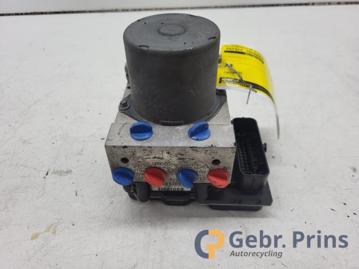 Gebrauchte ABS Pumpe Audi A6 Avant (C6) 3.0 TDI V6 24V Quattro Preis € 125,00 Margenregelung angeboten von Autorec. Gebr. Prins b.v.