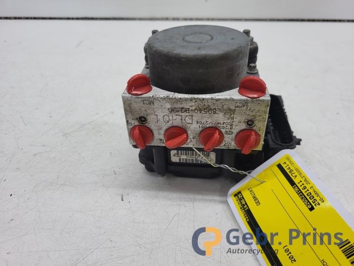 Używane Pompa ABS Daihatsu Cuore (L251/271/276) 1.0 12V DVVT Cena € 40,00 Procedura marży oferowane przez Autorec. Gebr. Prins b.v.
