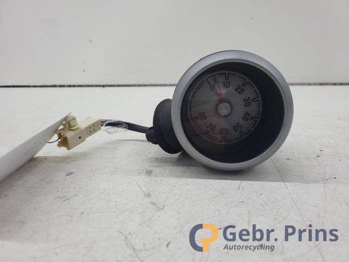 Używane Obrotomierz Opel Agila (B) 1.0 12V Cena € 20,00 Procedura marży oferowane przez Autorec. Gebr. Prins b.v.