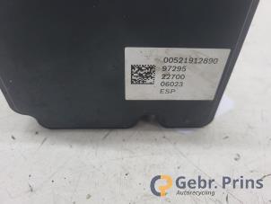 Bloc ABS d'un Citroën Jumper (U9) 2.2 Blue HDi 165 2023
