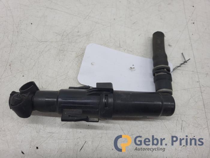 Używane Spryskiwacz reflektorów BMW 5 serie (F10) 523i 24V Cena € 25,00 Procedura marży oferowane przez Autorec. Gebr. Prins b.v.