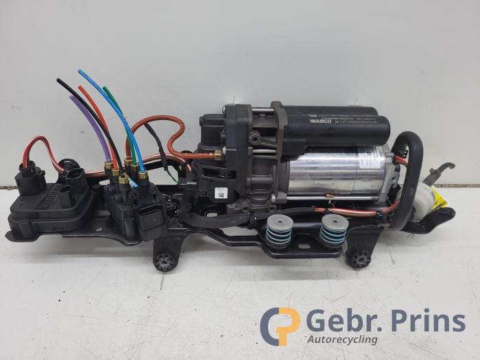 Begagnade Luftpump (fjädring) Audi e-tron (GEN) 50 quattro Pris € 350,00 Marginaltabell erbjuds av Autorec. Gebr. Prins b.v.