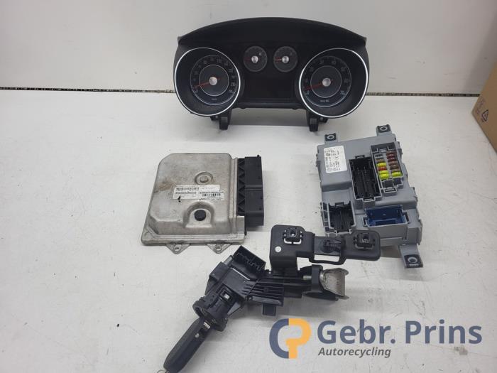 Used Ignition lock + computer Fiat Punto III (199) 0.9 TwinAir Price € 125,00 Margin scheme offered by Autorec. Gebr. Prins b.v.