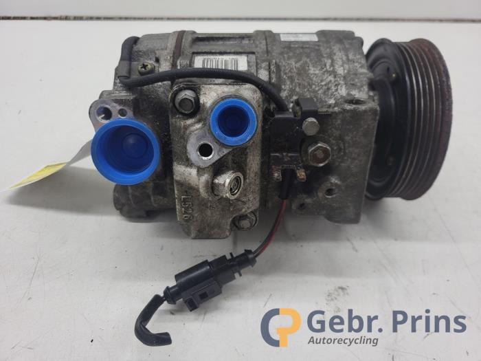 Usagé Compresseur de clim Audi A4 (B6) 2.0 20V Prix € 75,00 Règlement à la marge proposé par Autorec. Gebr. Prins b.v.