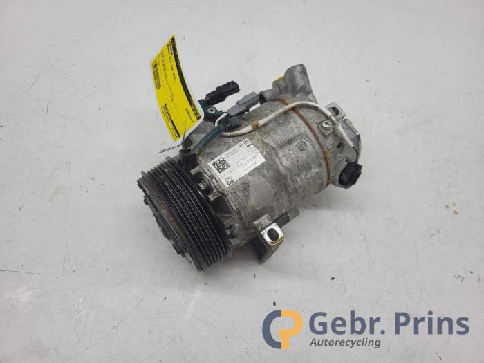 Usagé Pompe clim Renault Clio V (RJAB) 1.0 TCe 90 12V Prix € 150,00 Règlement à la marge proposé par Autorec. Gebr. Prins b.v.
