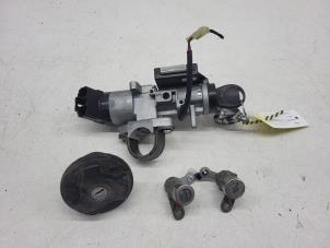 Gebrauchte Zündschloss + Schlüssel Chevrolet Aveo (250) 1.2 16V Preis € 30,00 Margenregelung angeboten von Autorec. Gebr. Prins b.v.