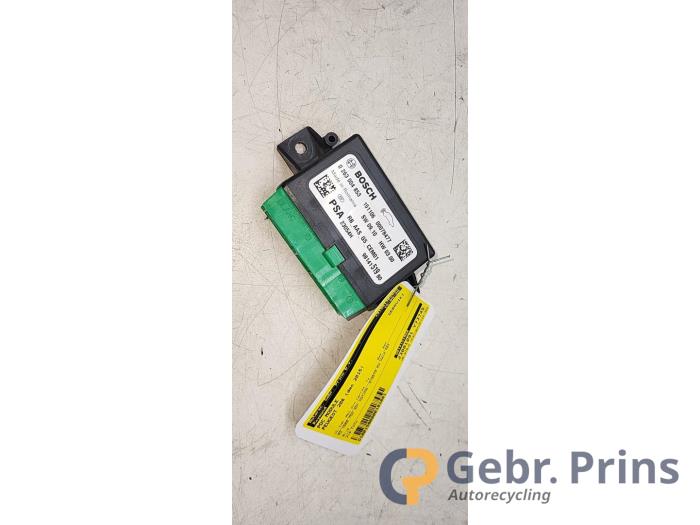Begagnade PDC-modul Peugeot 208 I (CA/CC/CK/CL) 1.6 Blue HDi 100 Pris € 40,00 Marginaltabell erbjuds av Autorec. Gebr. Prins b.v.