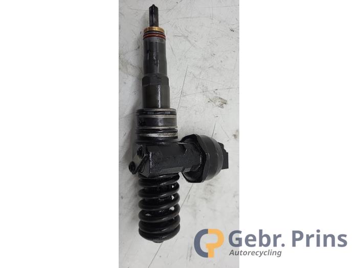 Usagé Injecteurs Audi A4 (B7) 1.9 TDI Prix € 50,00 Règlement à la marge proposé par Autorec. Gebr. Prins b.v.