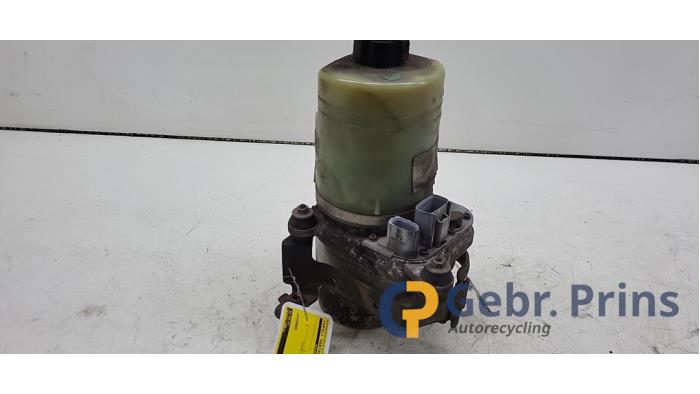 Usagé Pompe direction assistée Ford Focus 2 Wagon 1.6 TDCi 16V 90 Prix € 75,00 Règlement à la marge proposé par Autorec. Gebr. Prins b.v.