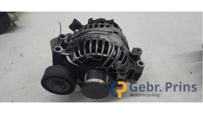 Begagnade Dynamo BMW 3 serie (E90) 318i 16V Pris € 40,00 Marginaltabell erbjuds av Autorec. Gebr. Prins b.v.