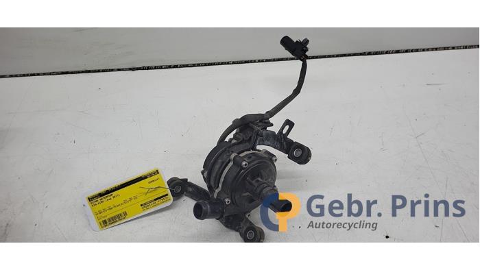 Begagnade Extra vattenpump Kia Niro I (DE) 1.6 GDI Hybrid Pris € 30,00 Marginaltabell erbjuds av Autorec. Gebr. Prins b.v.