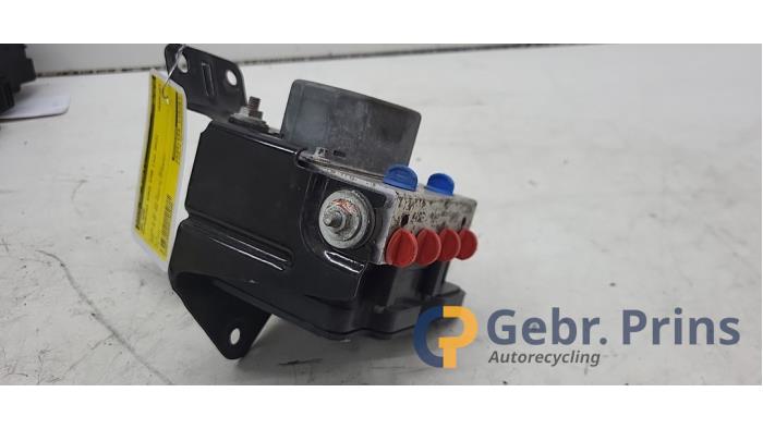 Begagnade ABS-pump Mitsubishi Space Star (A0) 1.0 12V Pris € 75,00 Marginaltabell erbjuds av Autorec. Gebr. Prins b.v.